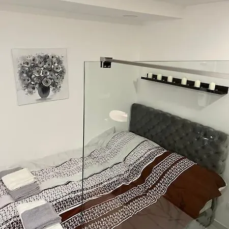 Apartment Lovely In Center .